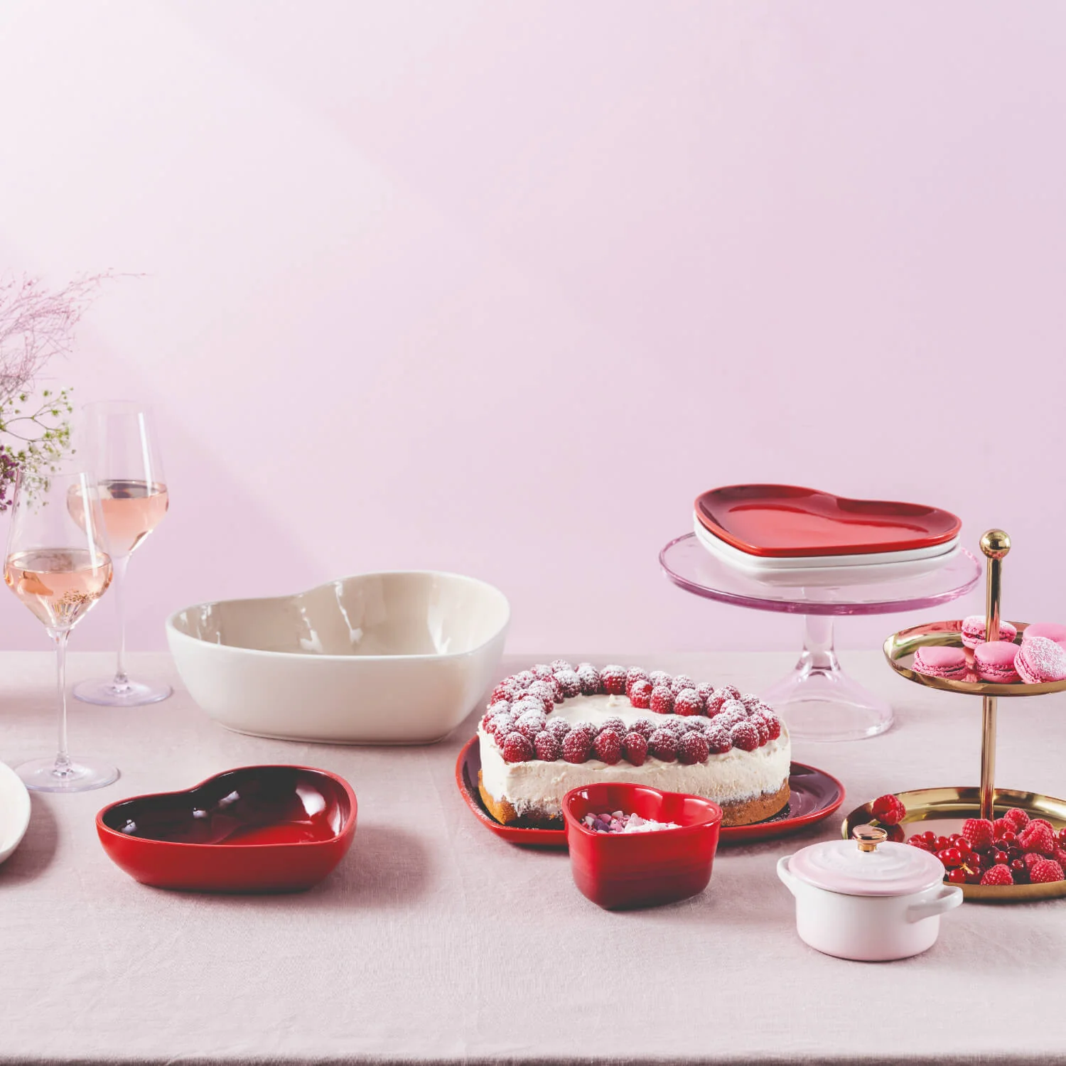Le Creuset 23cm Heart Stoneware Plate - Cerise - Image 5
