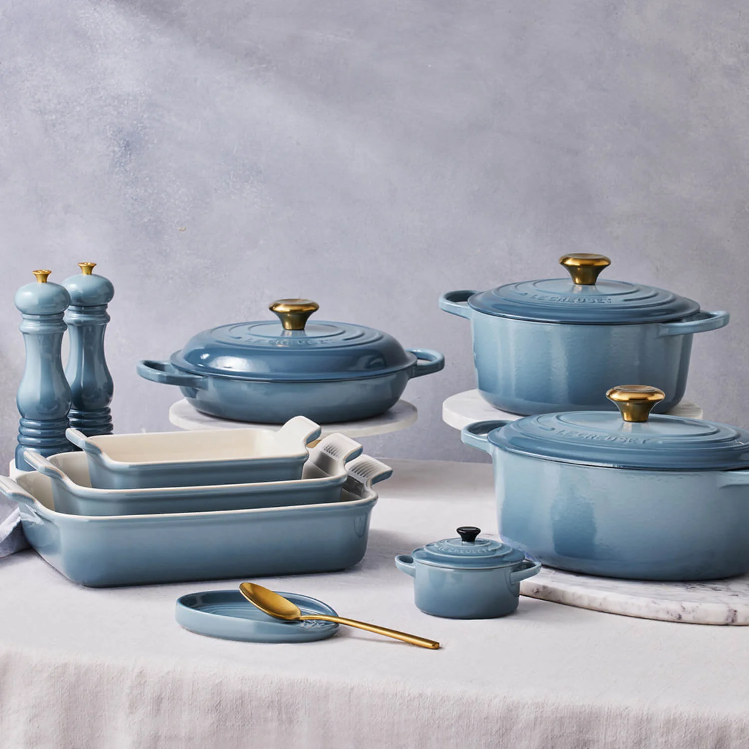Le Creuset Stoneware Heritage 32cm Deep Rectangular Dish - Chambray - Image 7