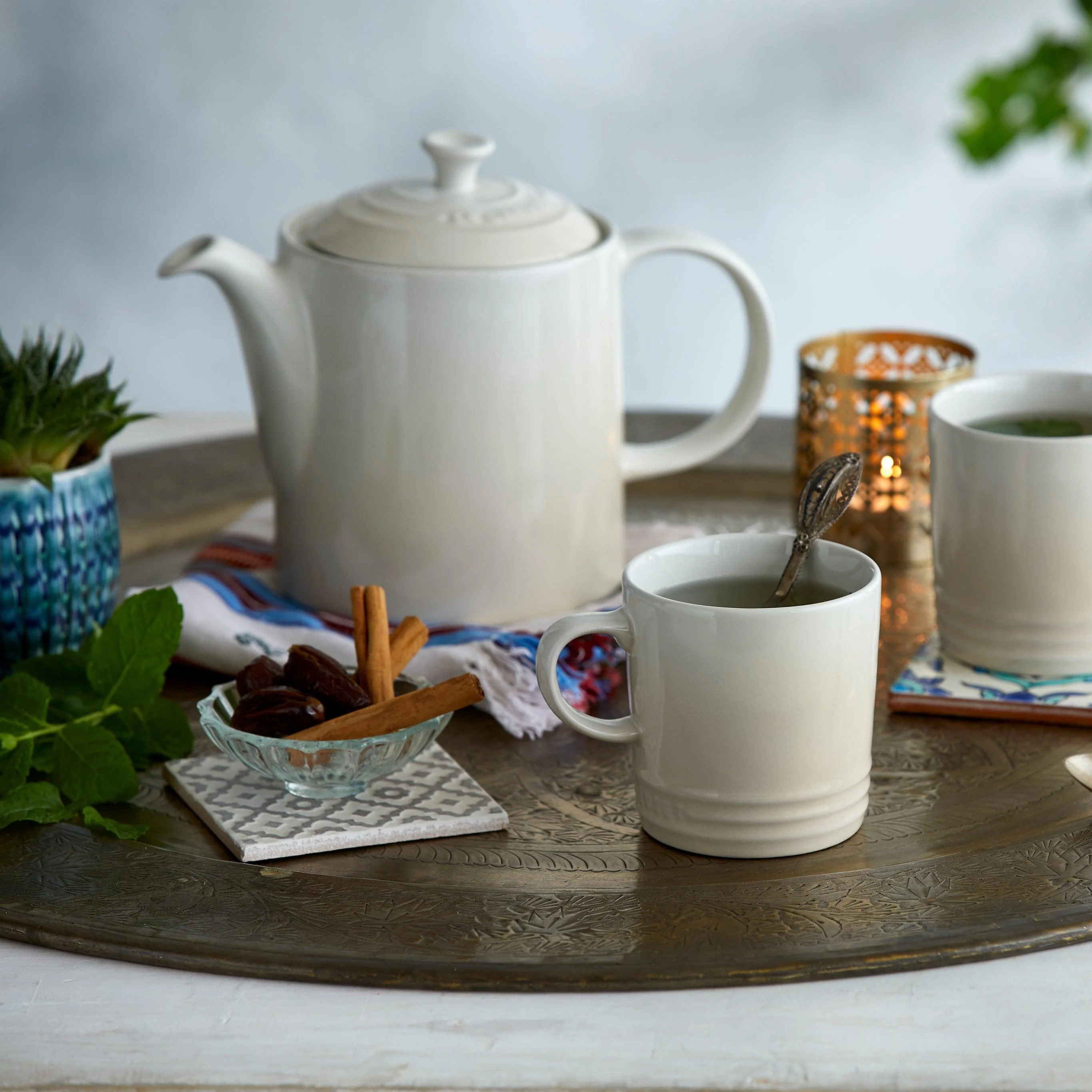 Le Creuset Stoneware Grand Teapot - Meringue - Image 5