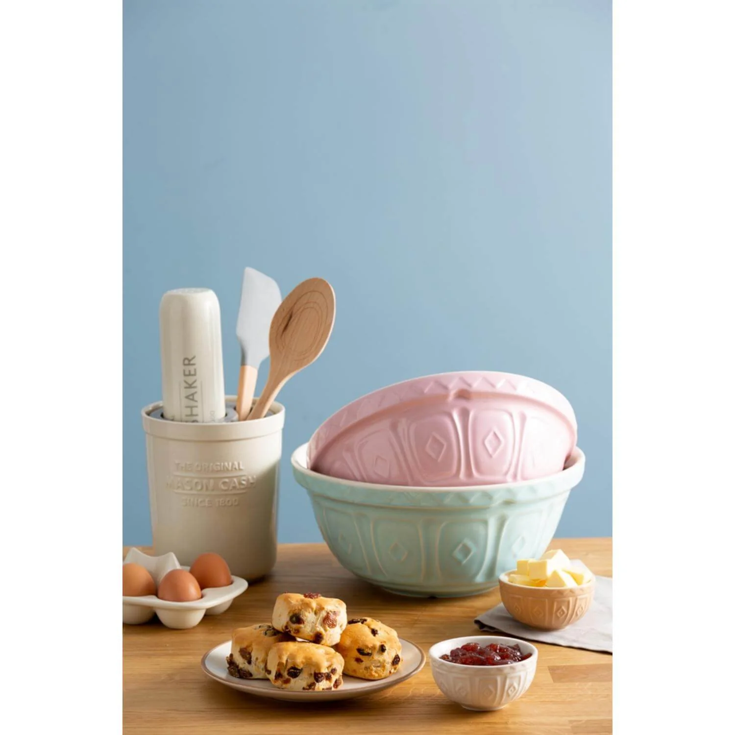 Mason Cash Colour Mix 26cm Stoneware Mixing Bowl - Powder Pink - Image 4