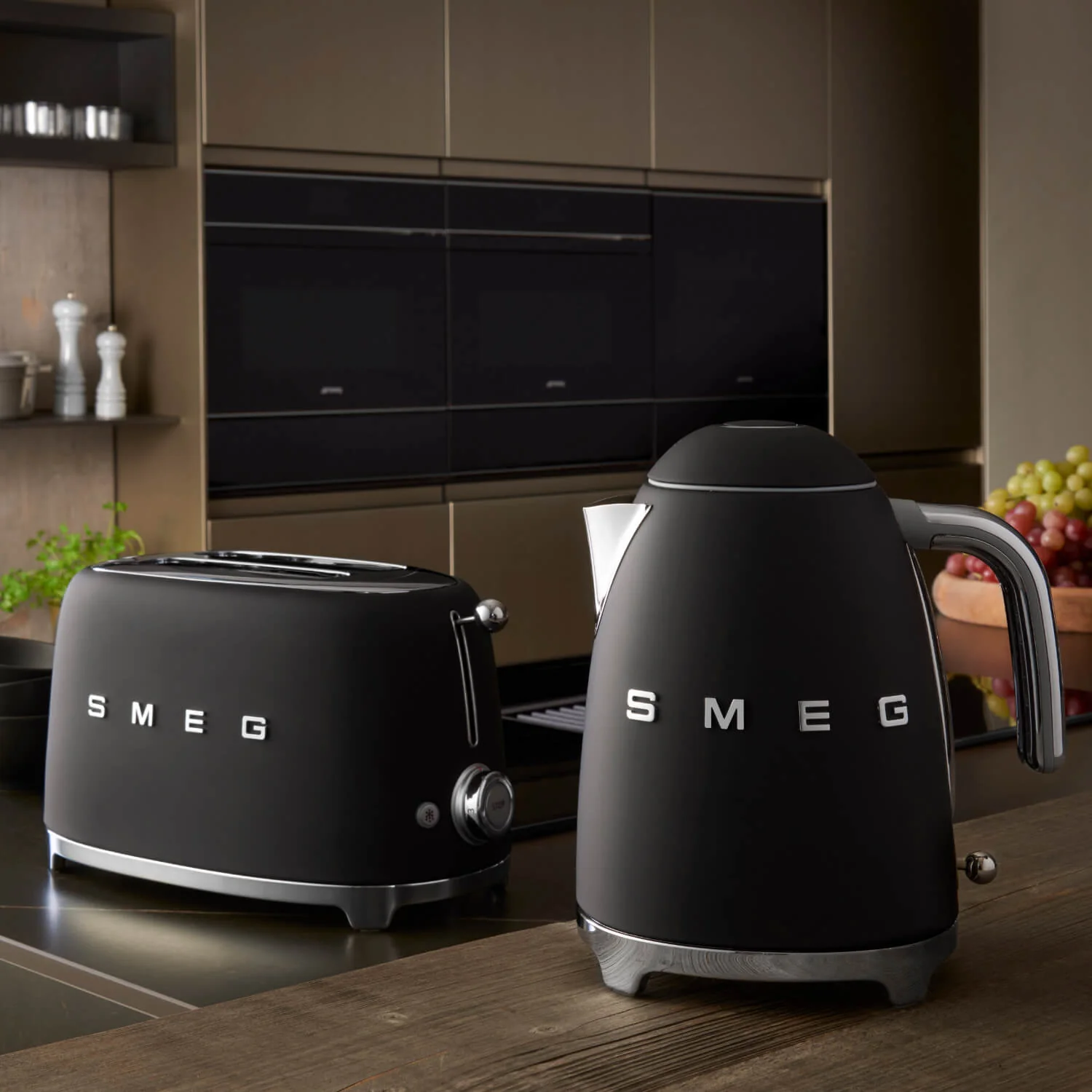 Smeg 50's Style Retro KLF03 Jug Kettle - Matte Black - Image 8