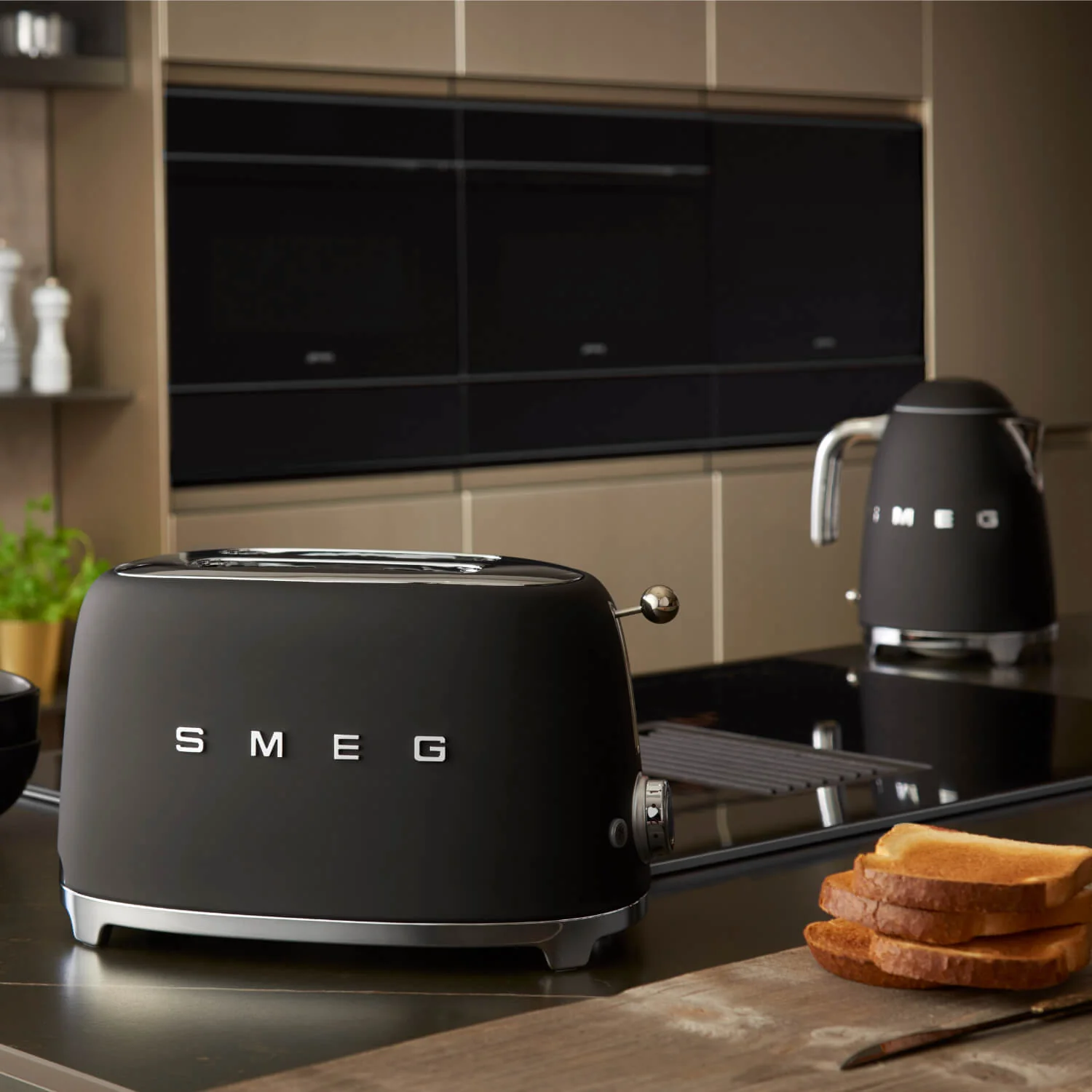 Smeg 50's Style Retro KLF03 Jug Kettle - Matte Black - Image 9