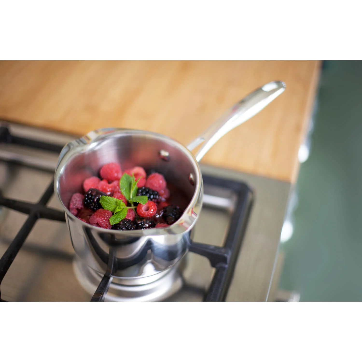 Stellar 7000 Stainless Steel Stockpot - 24cm - Image 4